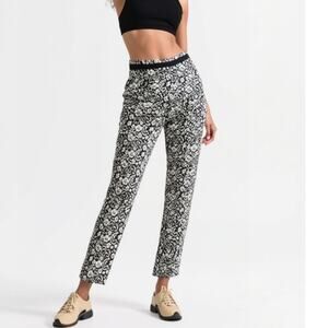 Oscar by Oscar de la Renta Women’s  Floral Print Cropped Capri Pants Size 8